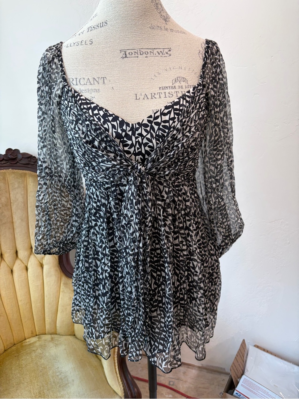 Karen Kane Black and White Leaf Print Sheer Peasant Top